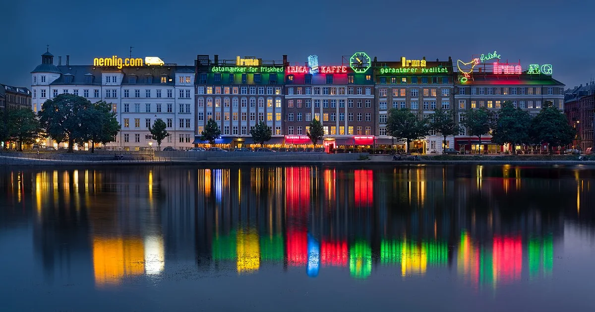 Cityscape and skyline by the Copenhagen Lakes, Denmark - (36018109956).jpg