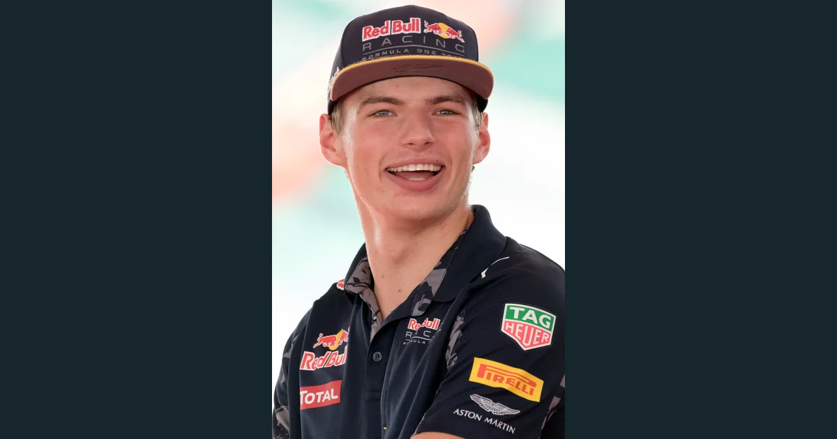 Max Verstappen 2016 Malaysia 1.jpg