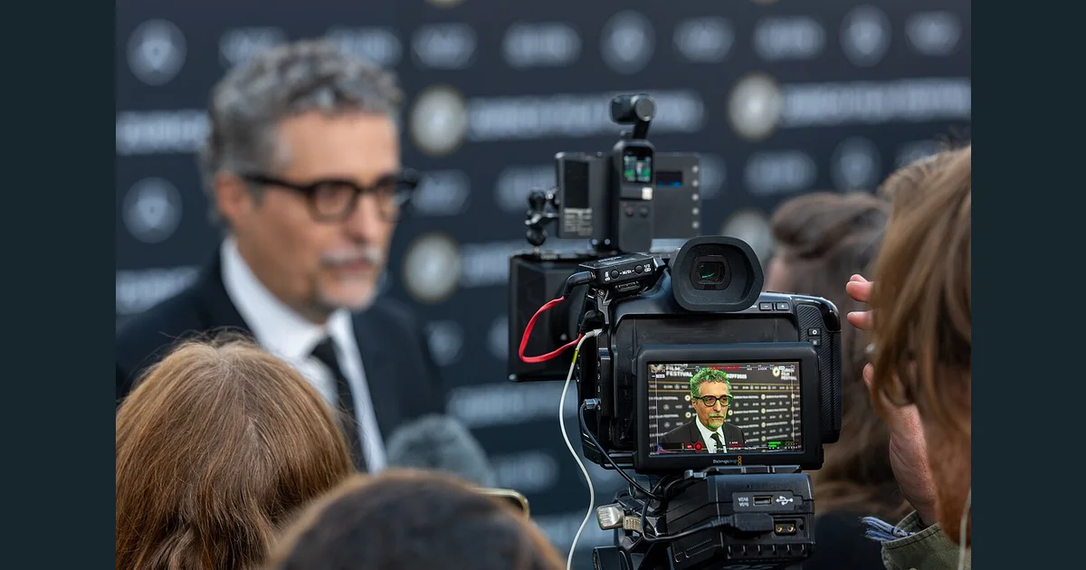Kleber Mendonca Filho on the Green Carpet at the 2025 Zurich Film Festival 04.jpg
