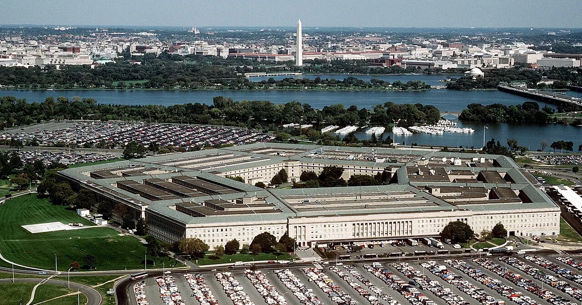 The Pentagon US Department of Defense building.jpg