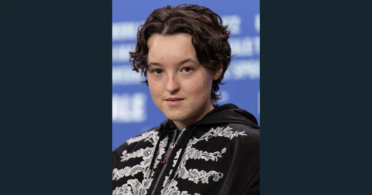 Bella Ramsey-3074 (cropped).jpg