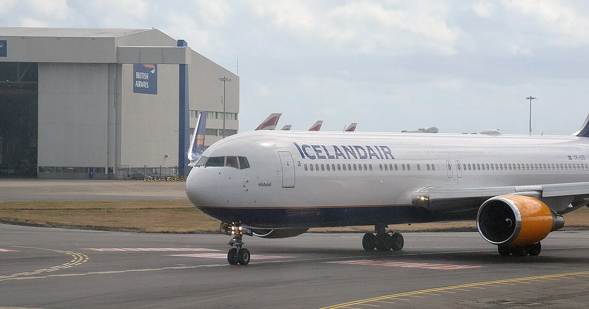 London Heathrow Airport , Airport Scenery - geograph.org.uk - 5086684.jpg
